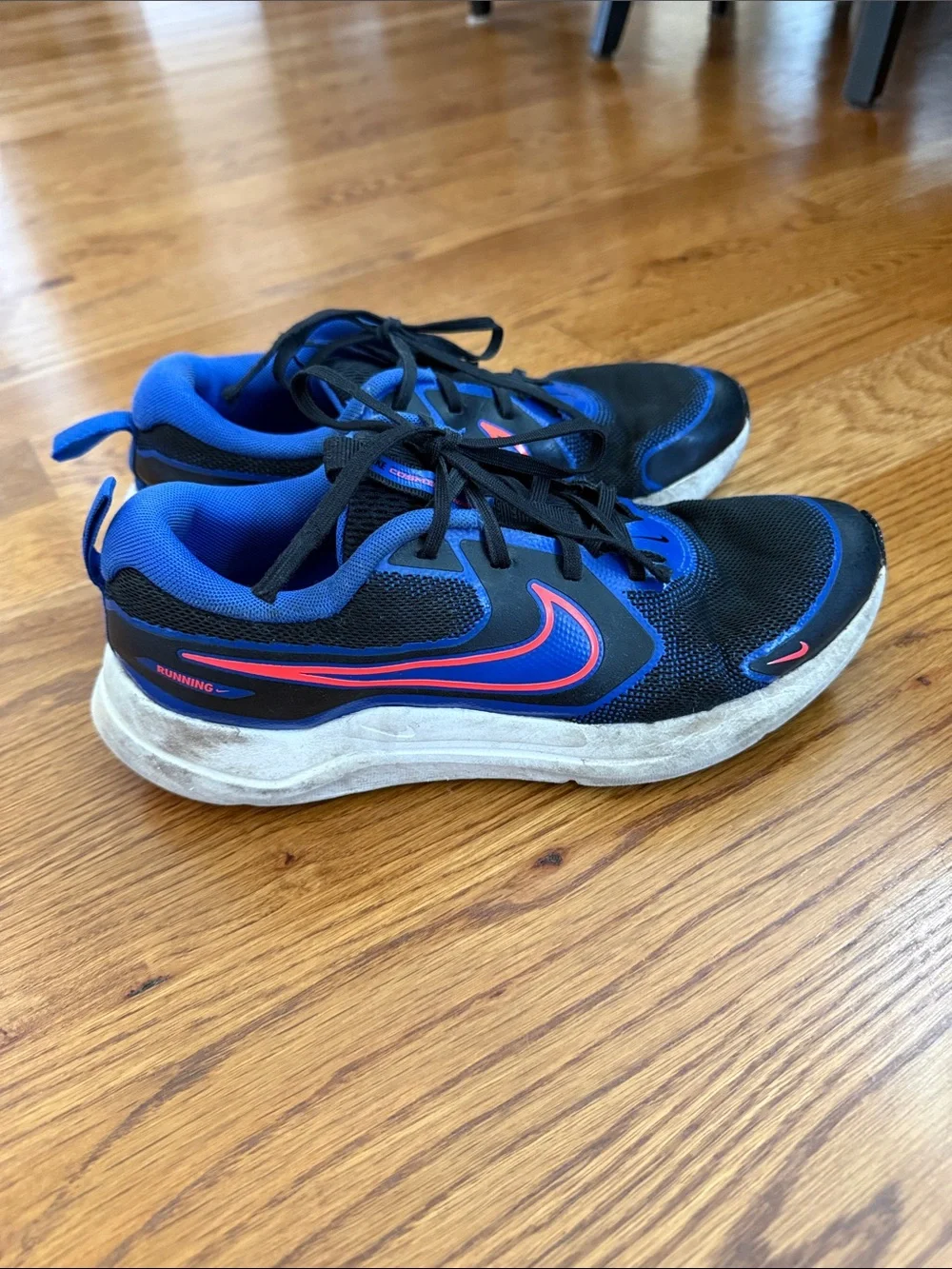 Nike Cosmic Runner GS Black Blue Pink Running Shoes Youth Size 7Y